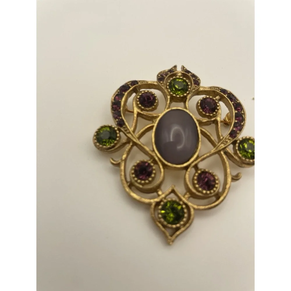 Vintage Large gold tone Green purple rhinestone‎ purple Cabochon 1928 pin brooch
